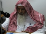 رجل خطيب في مسجد بالسعودية  10-96
